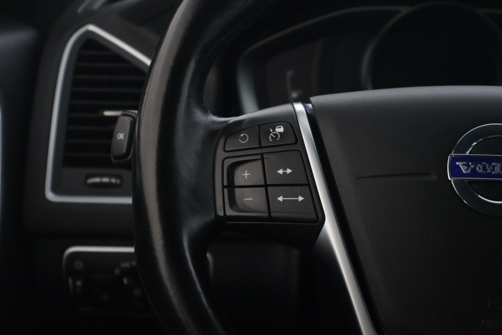 VOLVO XC60 2017