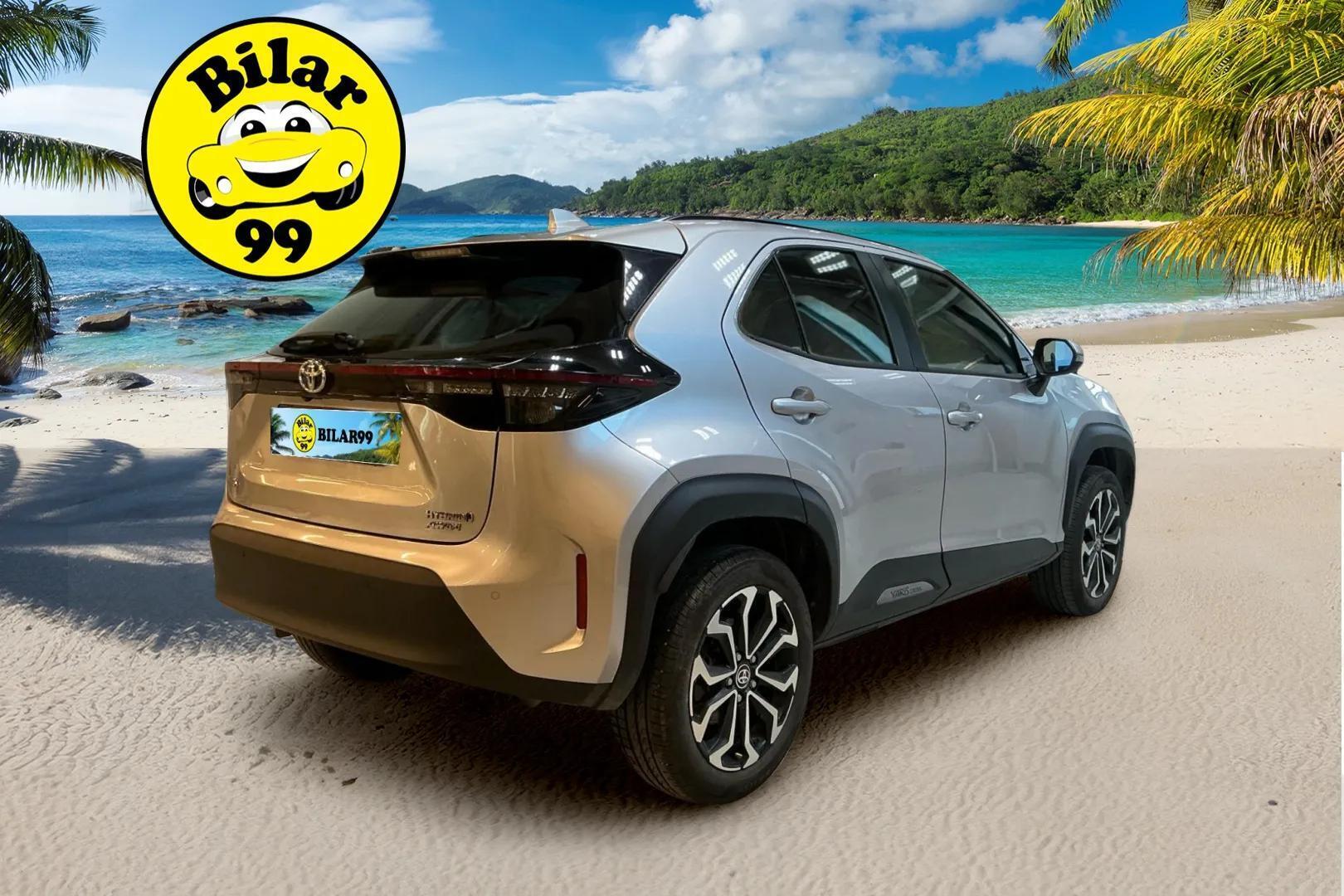 TOYOTA YARIS CROSS 2023