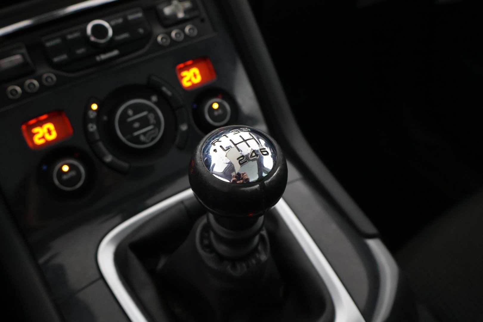 PEUGEOT 5008 2014