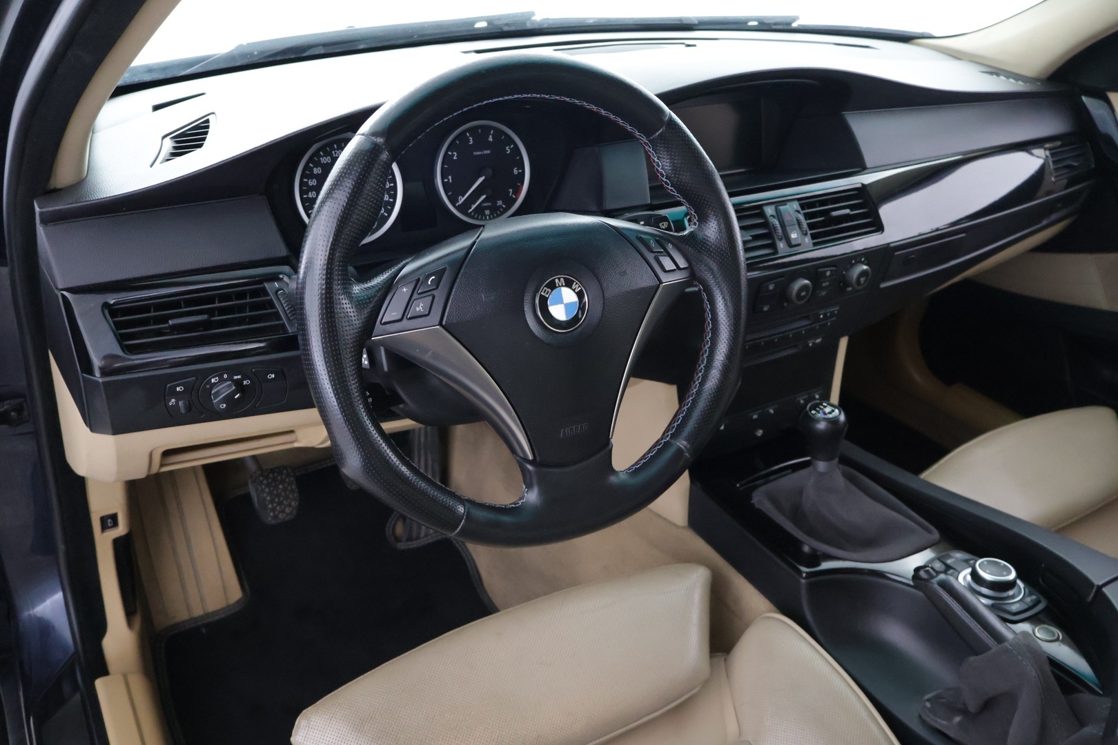 BMW 545 2004