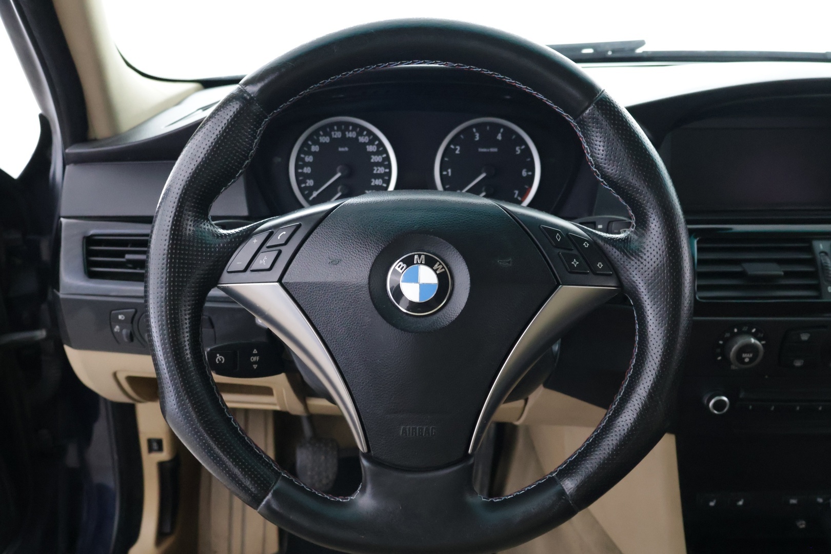 BMW 545 2004