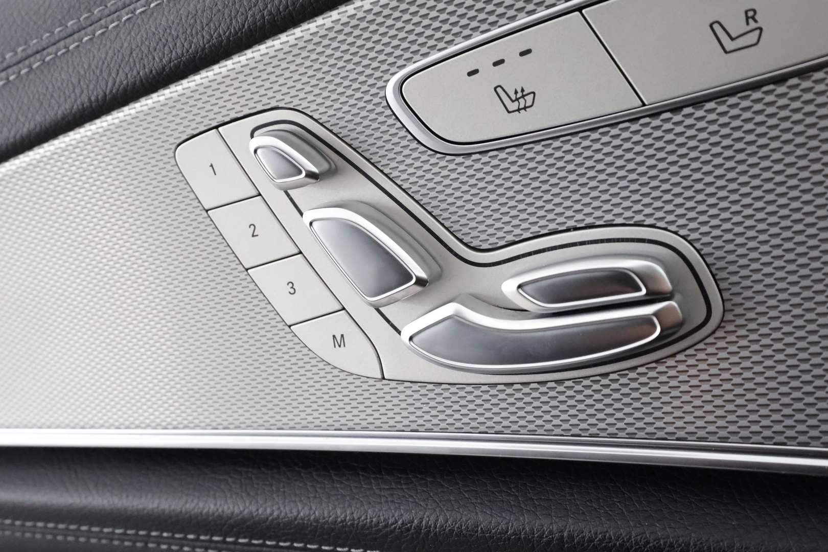 MERCEDES-BENZ E 2018