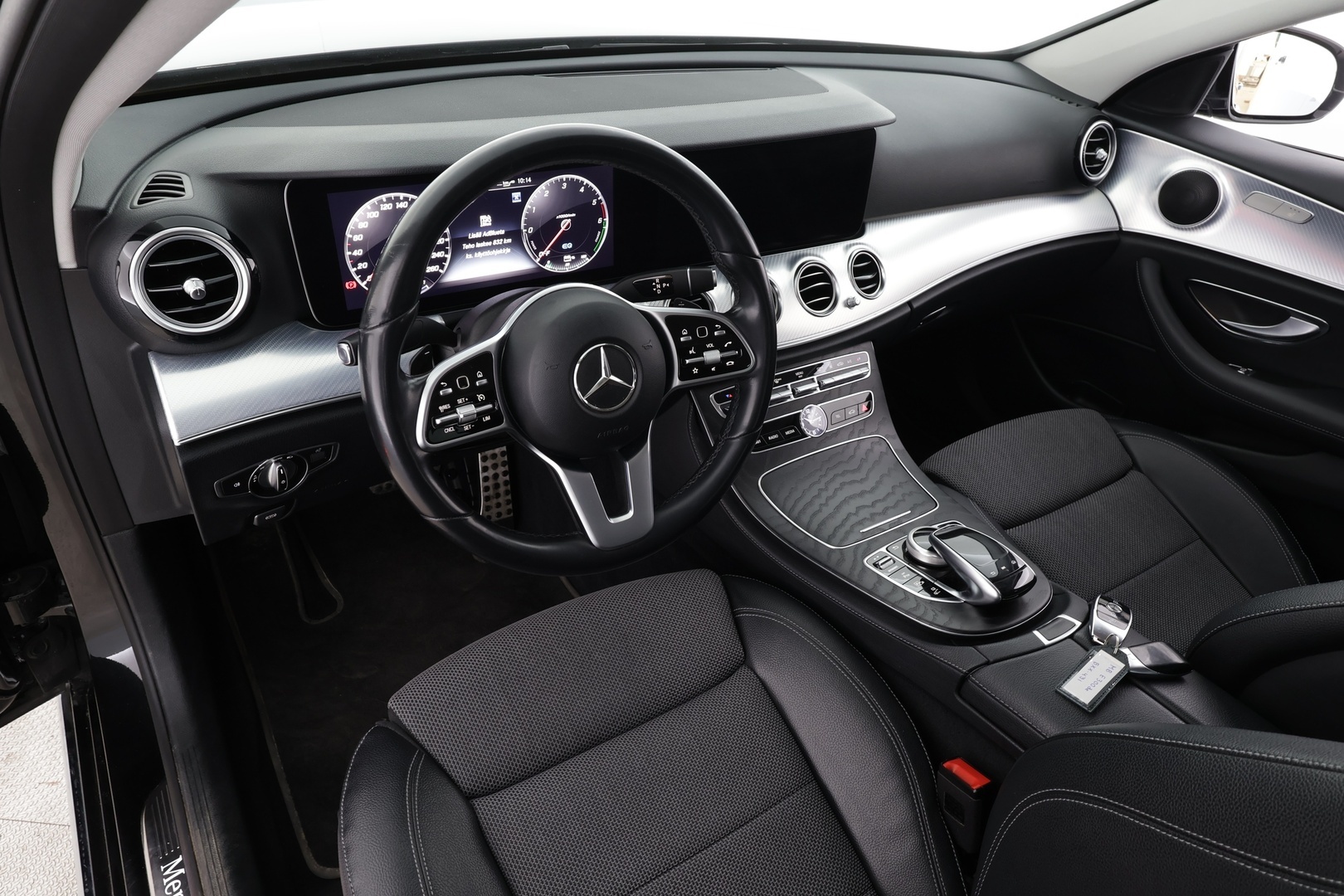 MERCEDES-BENZ E 2019