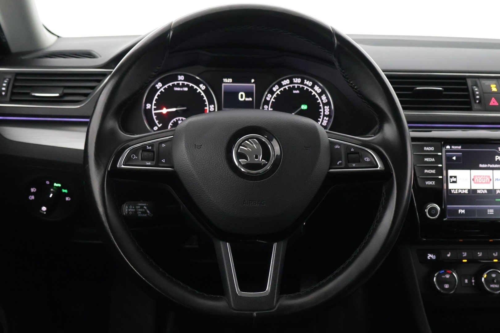 SKODA Superb 2016