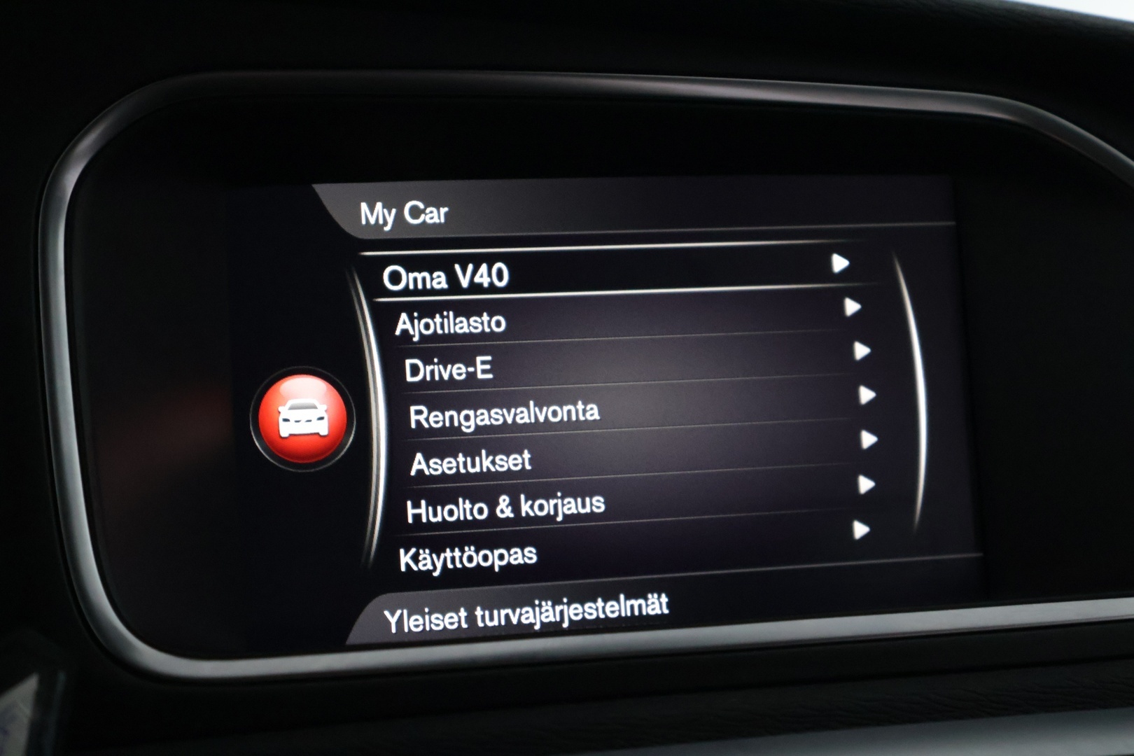 VOLVO V40 2018