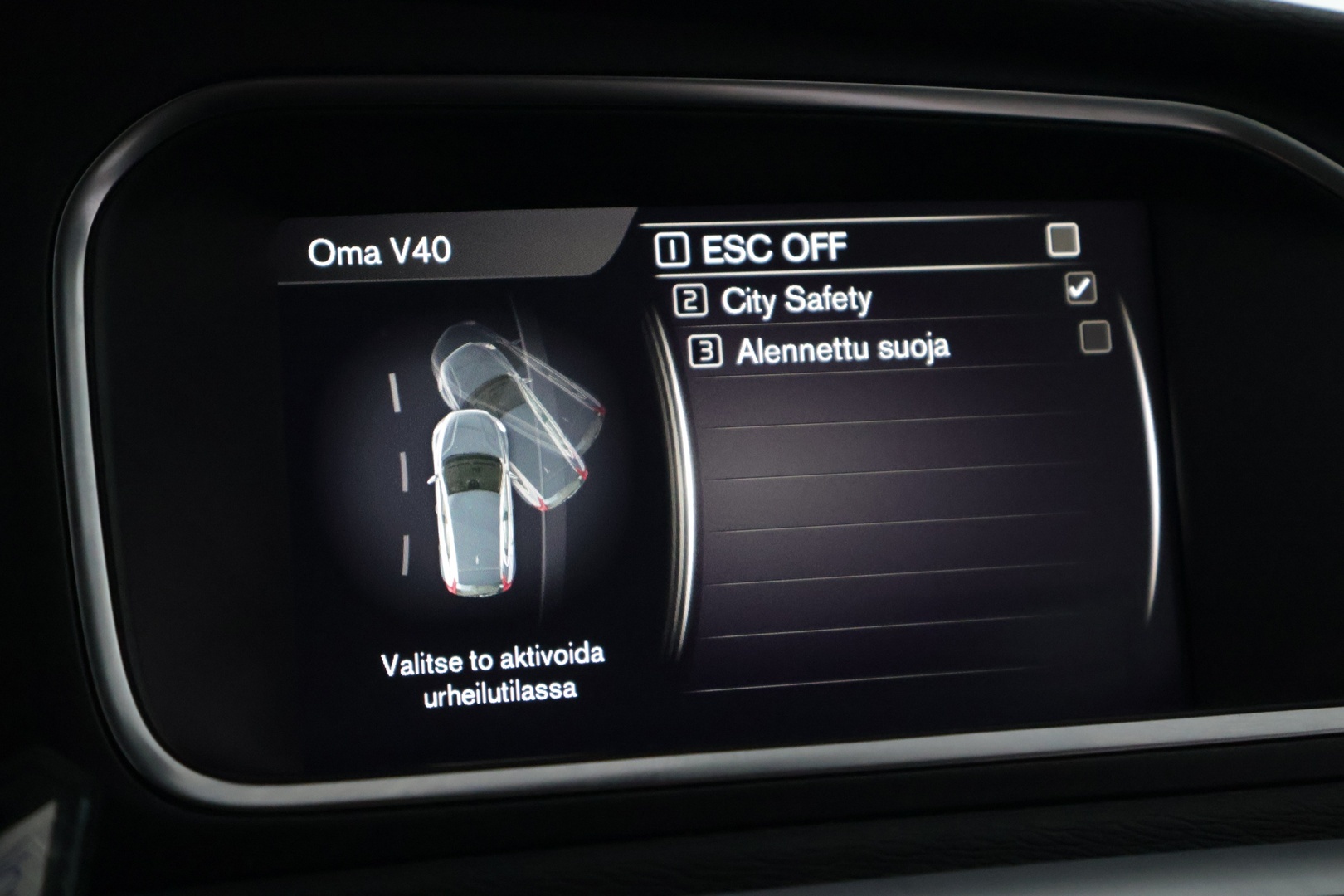 VOLVO V40 2018