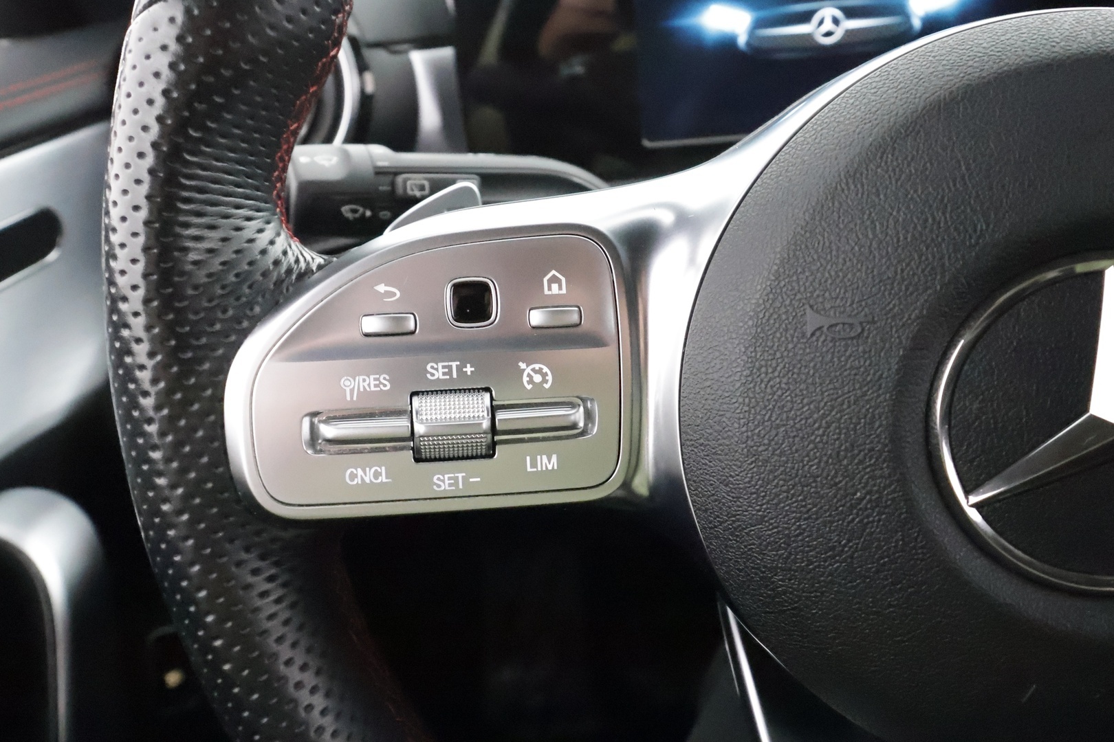 MERCEDES-BENZ CLA 2020