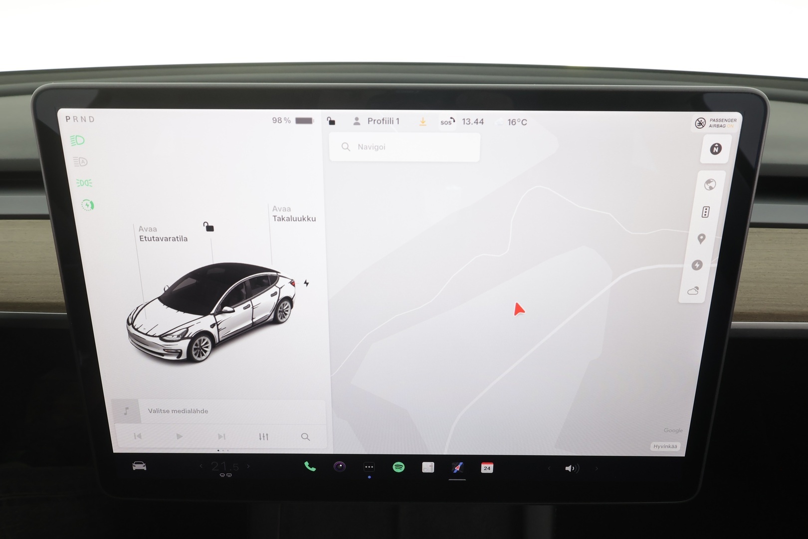 TESLA Model 3 2021