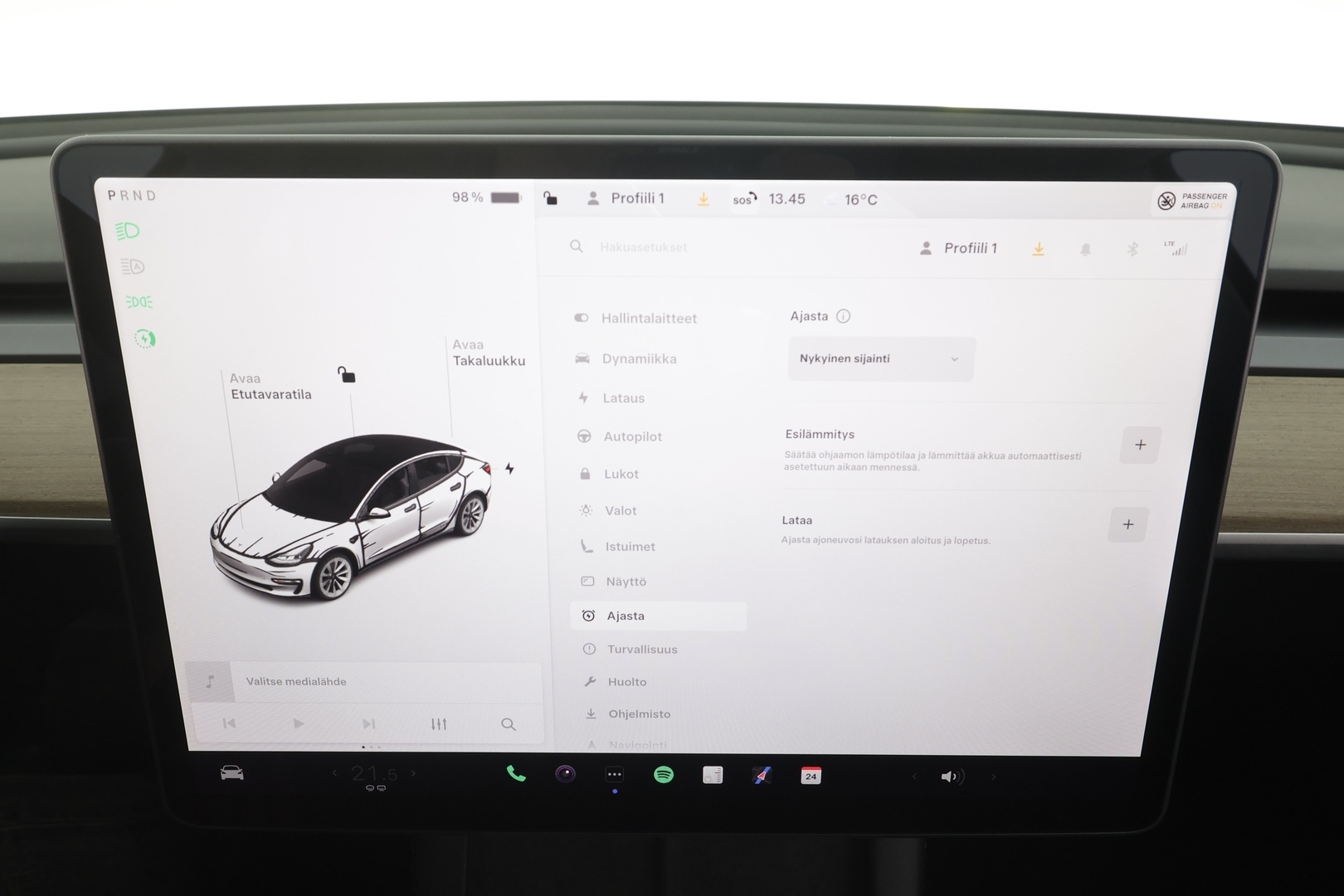 TESLA Model 3 2021