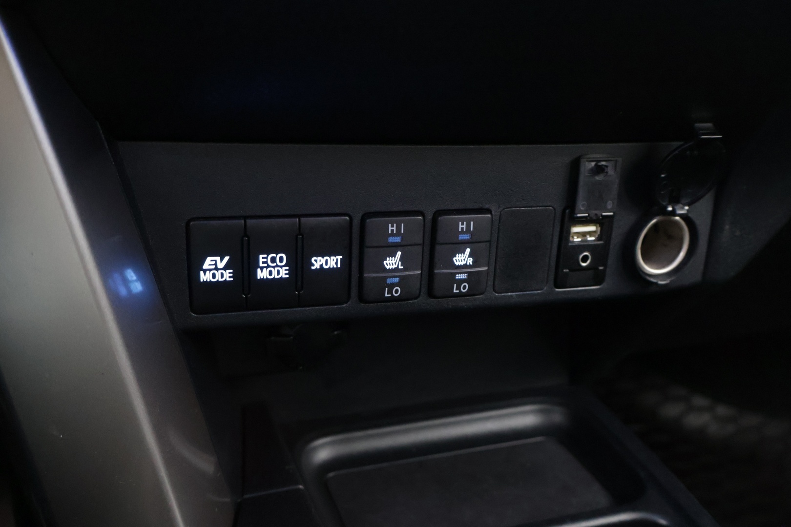TOYOTA RAV4 2016