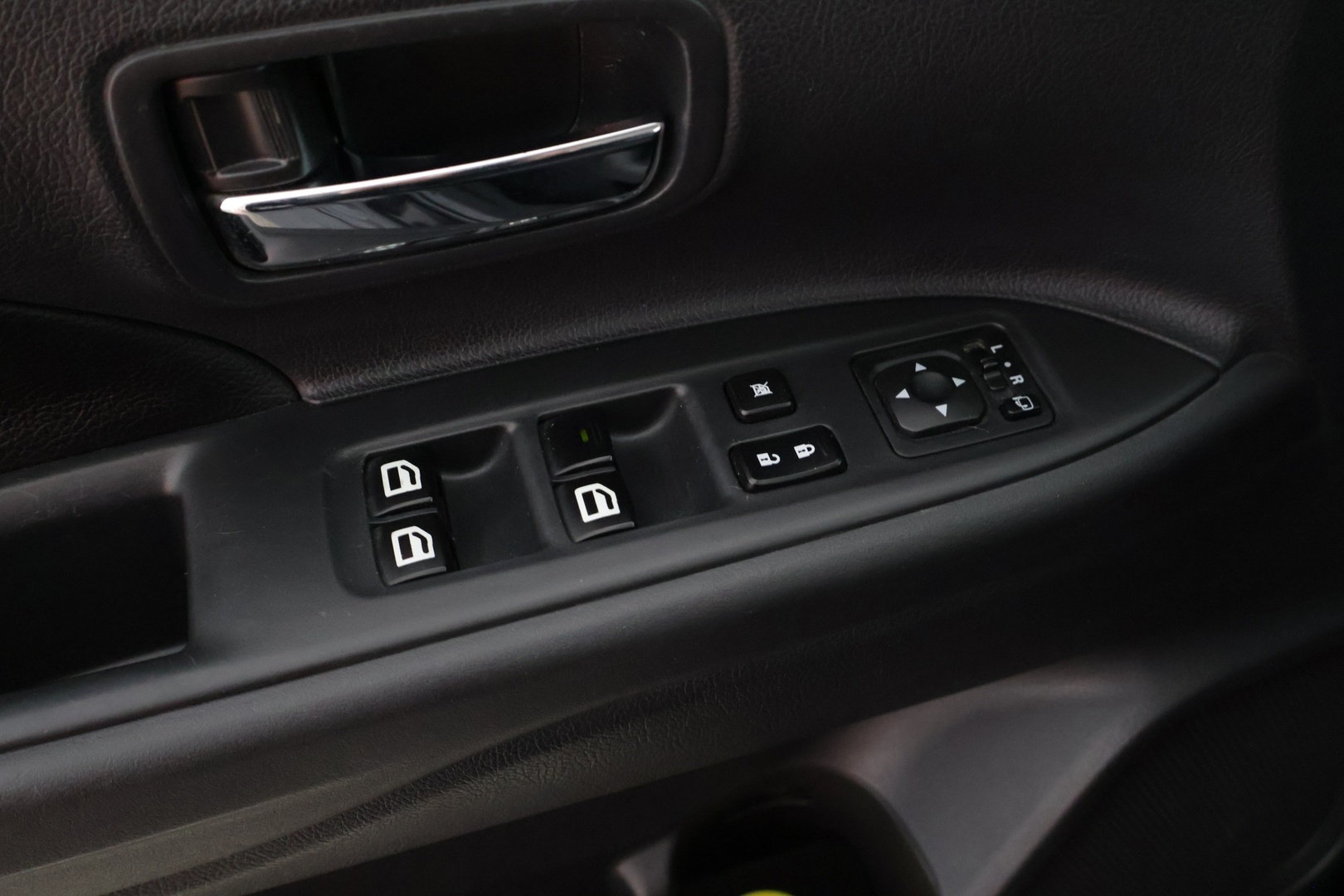 MITSUBISHI Outlander 2014