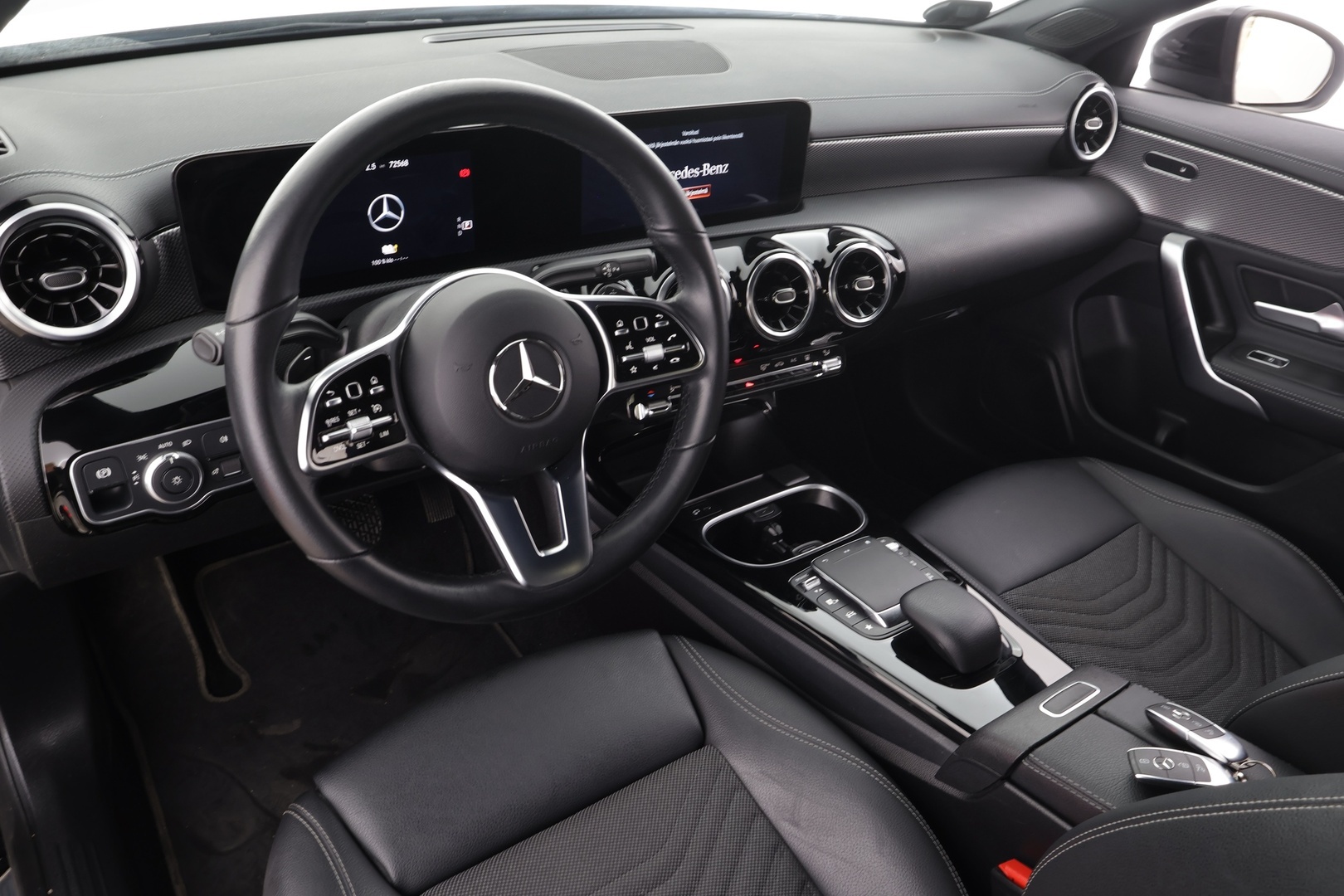 MERCEDES-BENZ CLA 2023