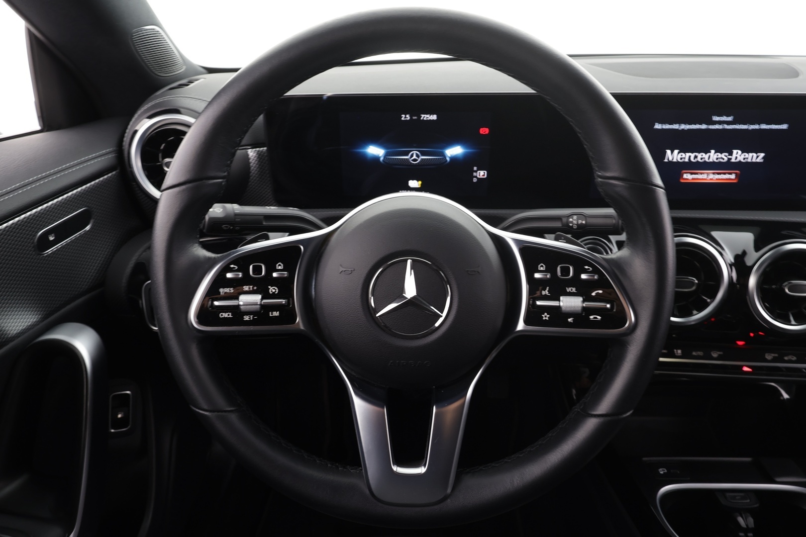 MERCEDES-BENZ CLA 2023