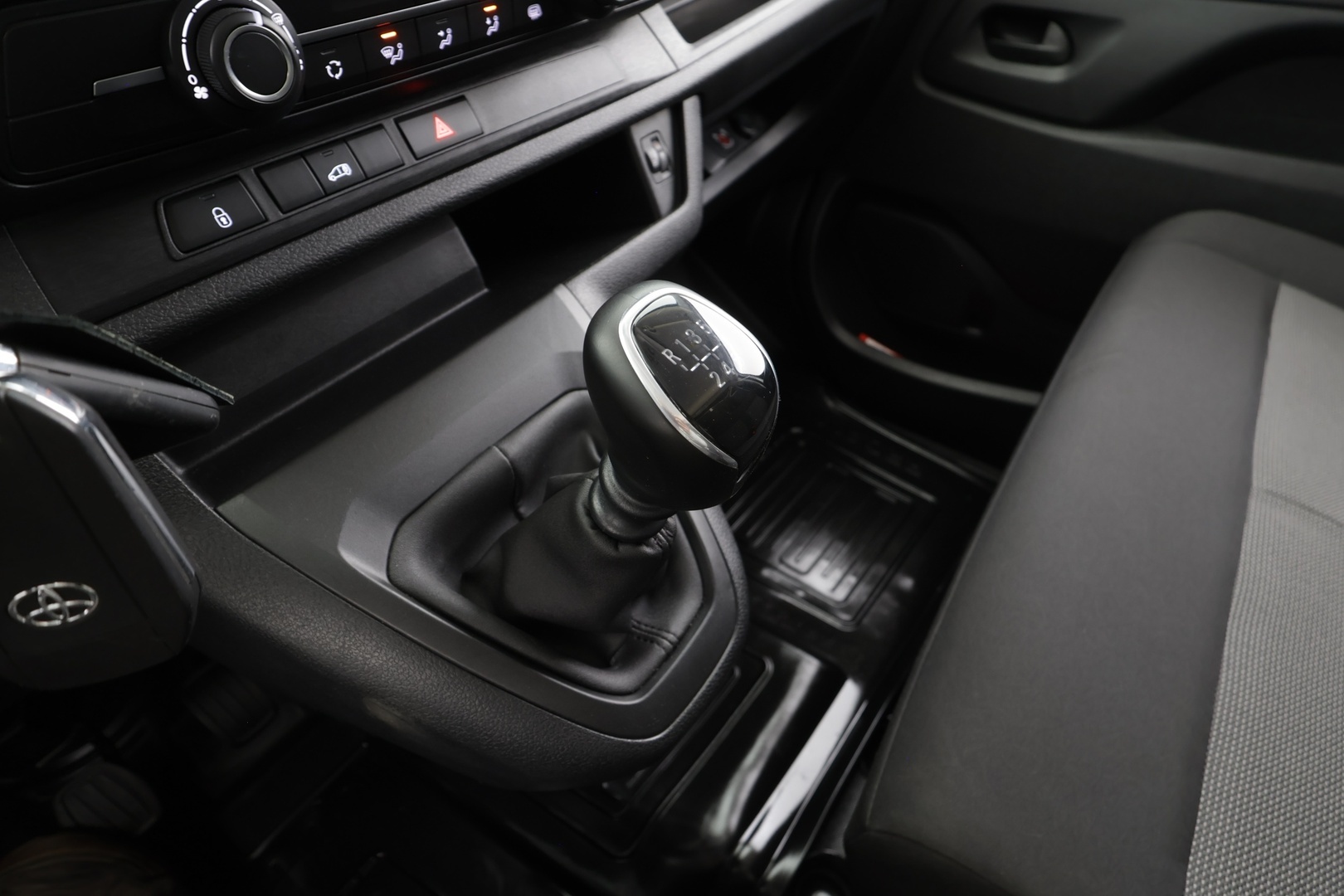 TOYOTA Proace 2024