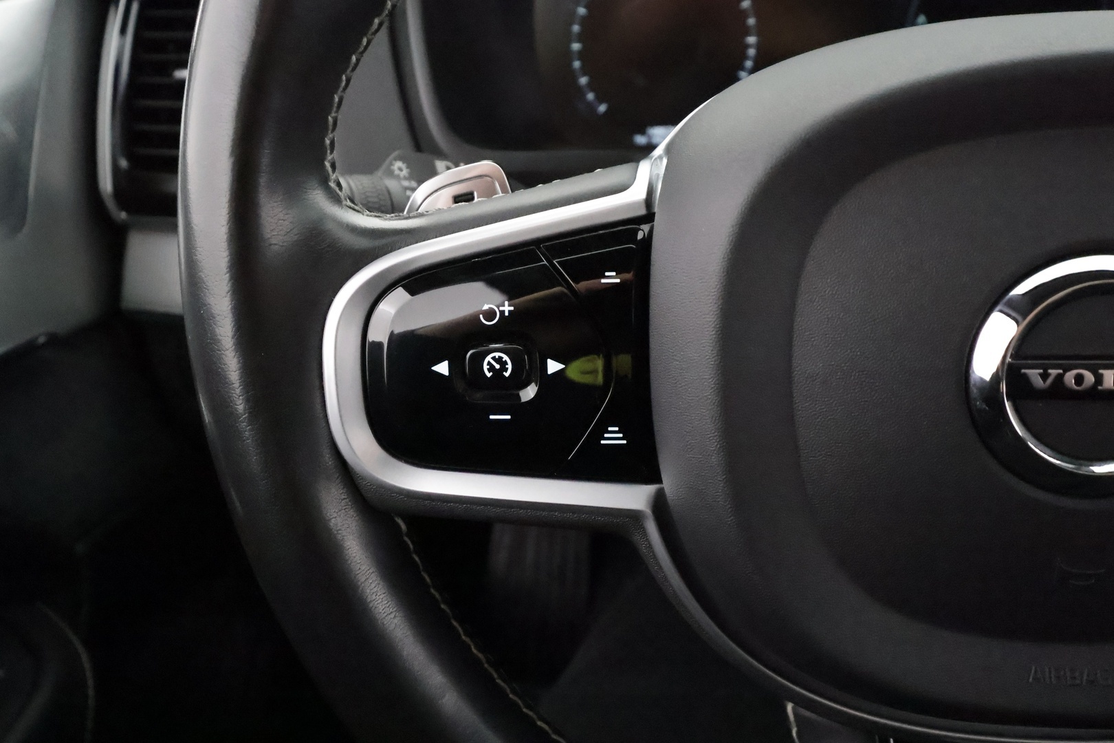 VOLVO XC90 2020