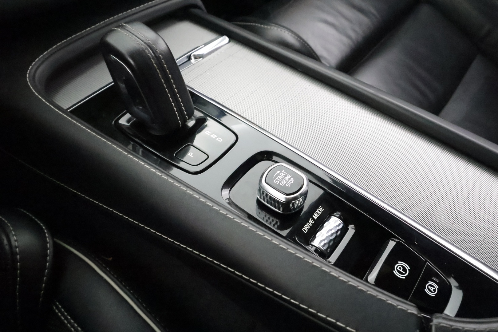 VOLVO XC90 2020