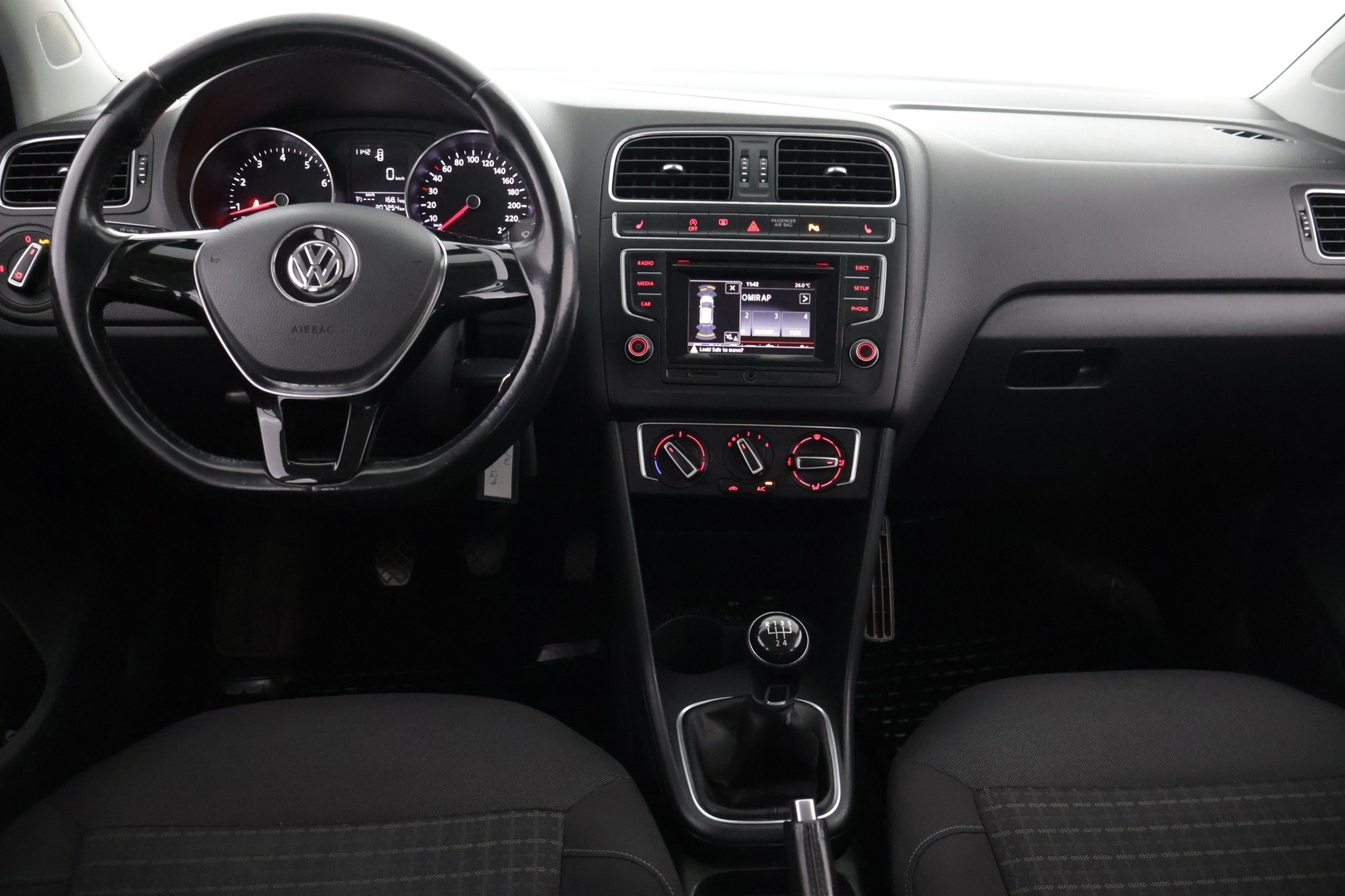 VOLKSWAGEN Polo 2015