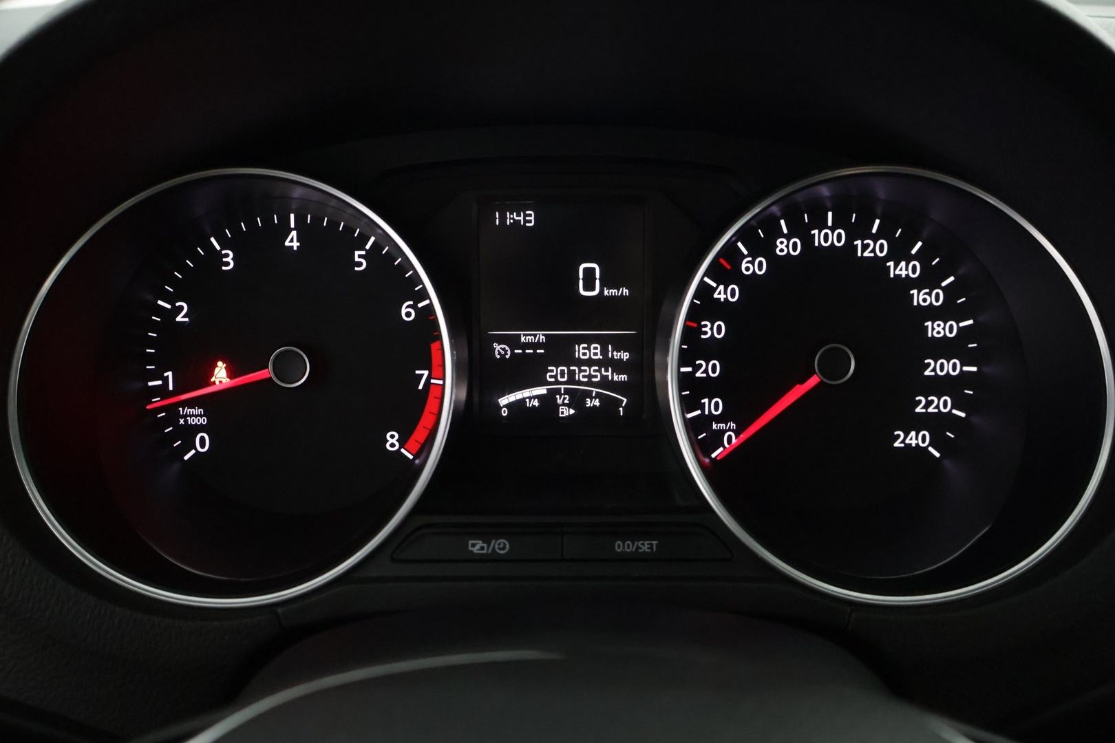 VOLKSWAGEN Polo 2015