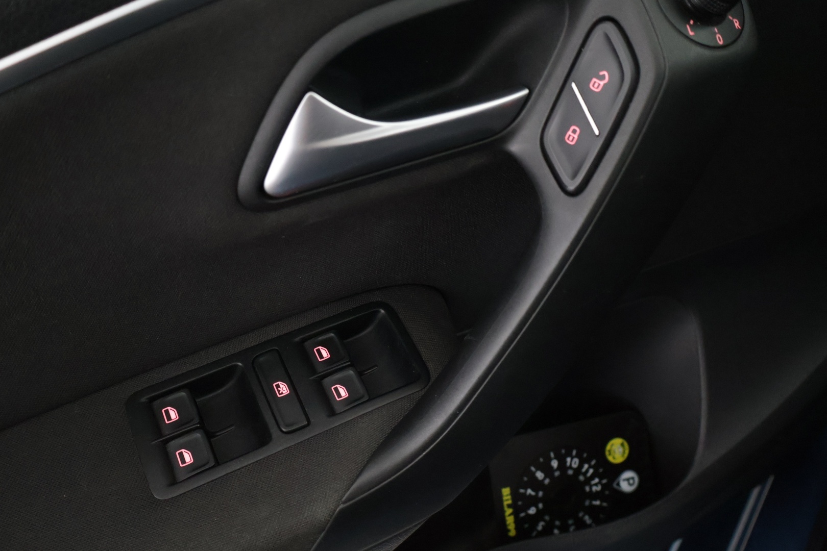 VOLKSWAGEN Polo 2015