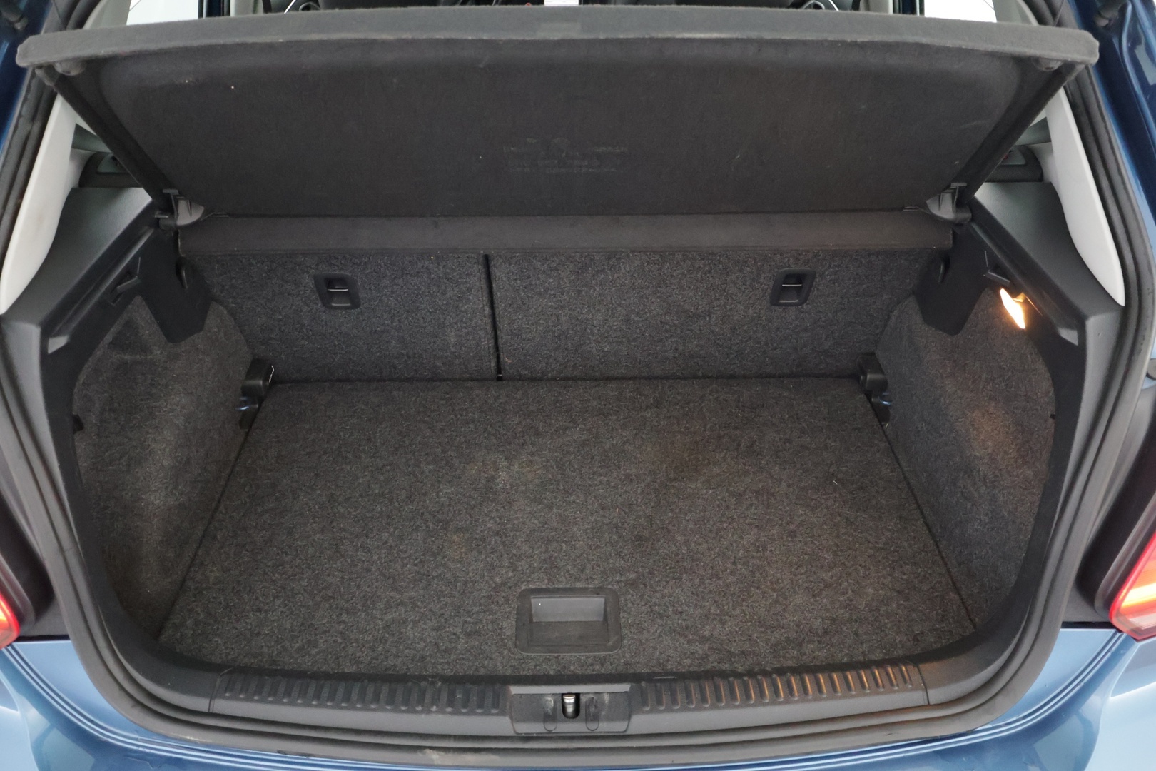 VOLKSWAGEN Polo 2015