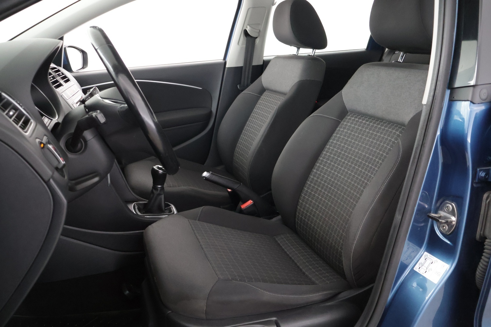 VOLKSWAGEN Polo 2015