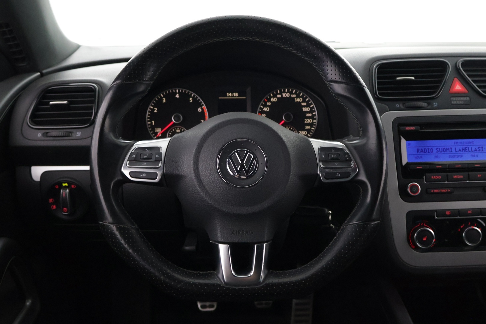 VOLKSWAGEN Scirocco 2011