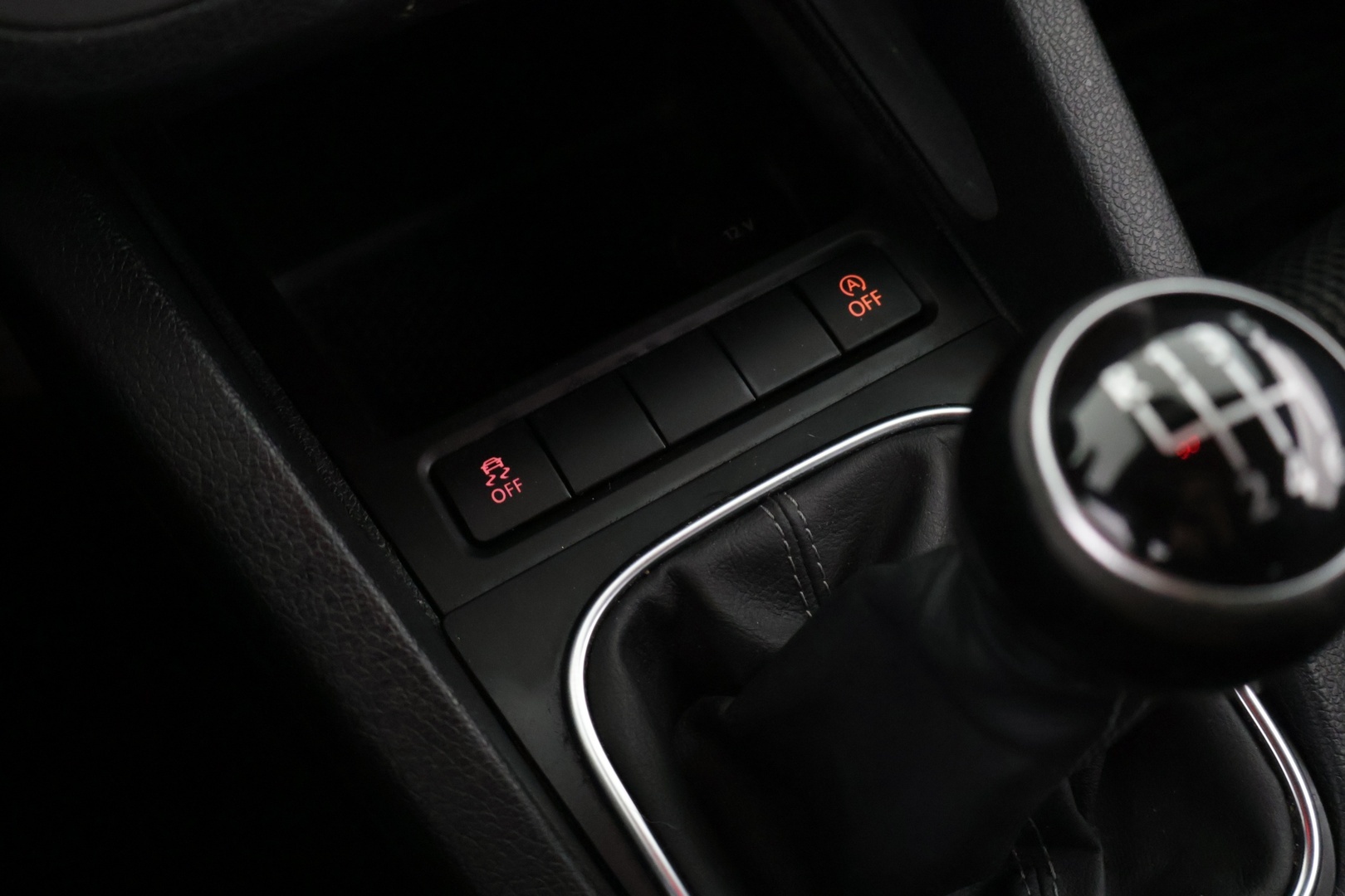VOLKSWAGEN Scirocco 2011