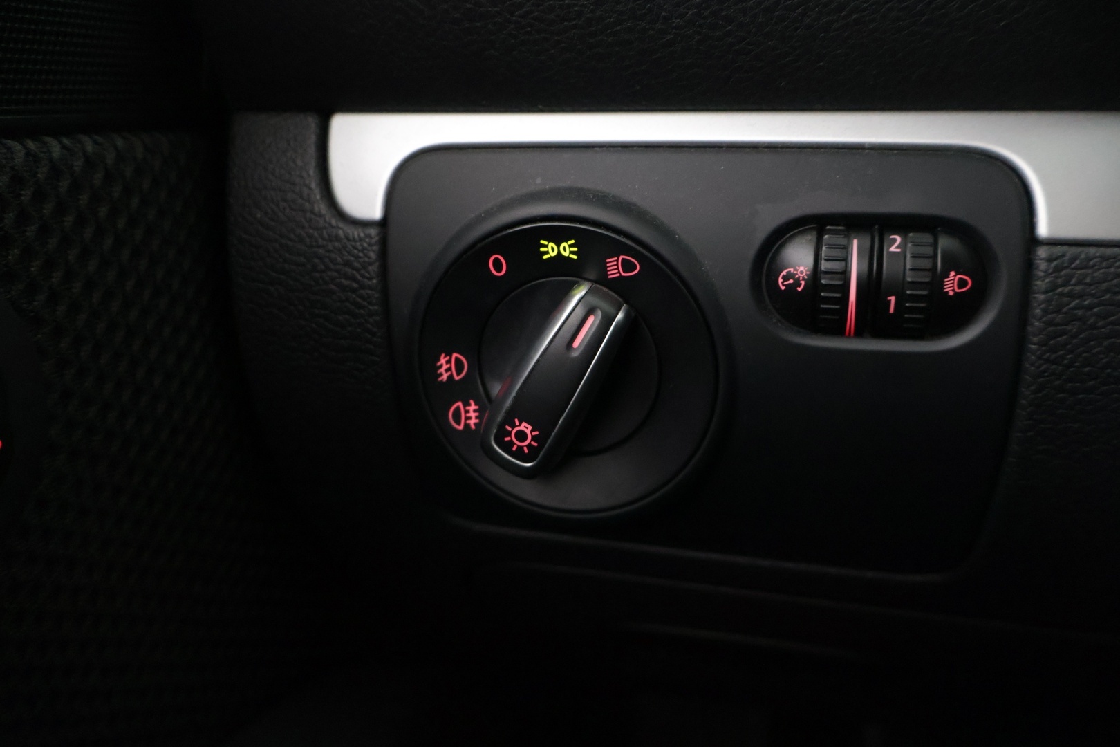 VOLKSWAGEN Scirocco 2011