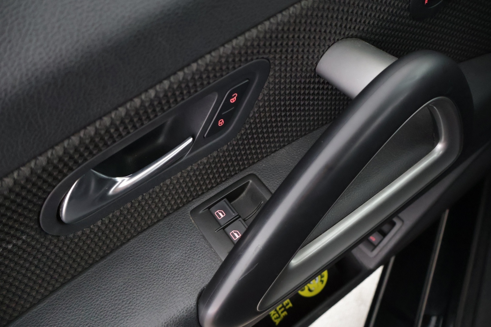 VOLKSWAGEN Scirocco 2011