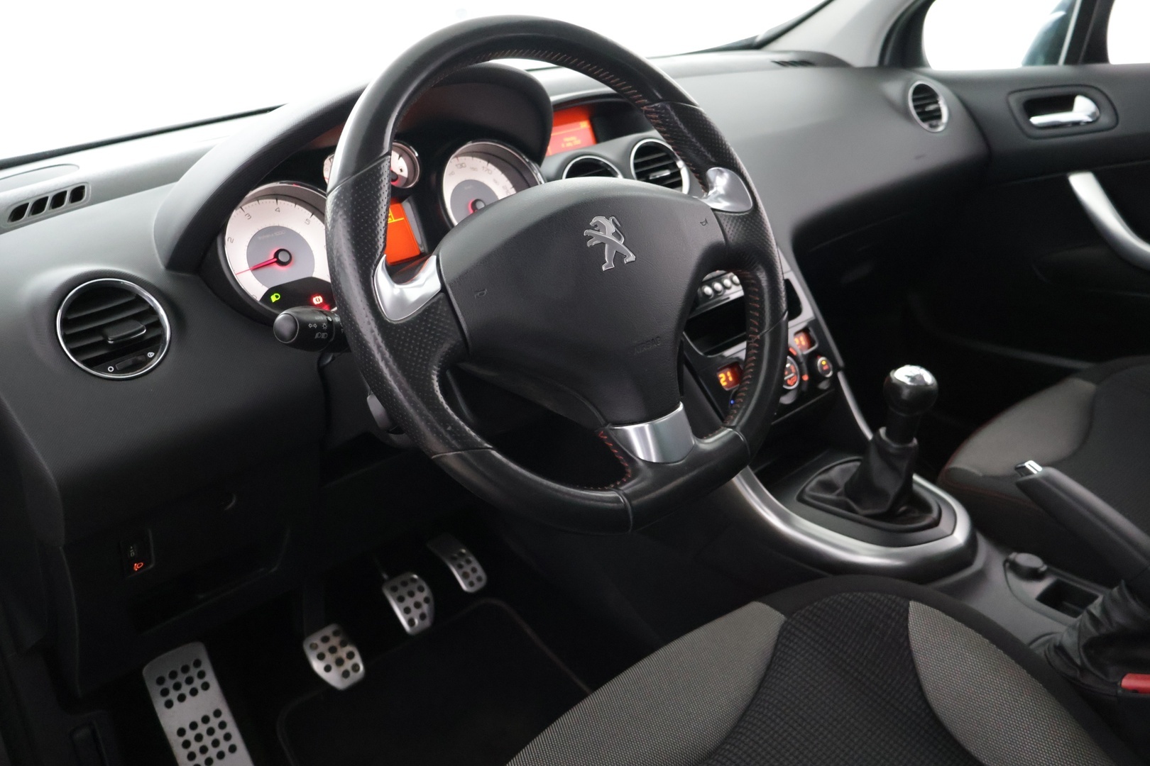 PEUGEOT 308 2013