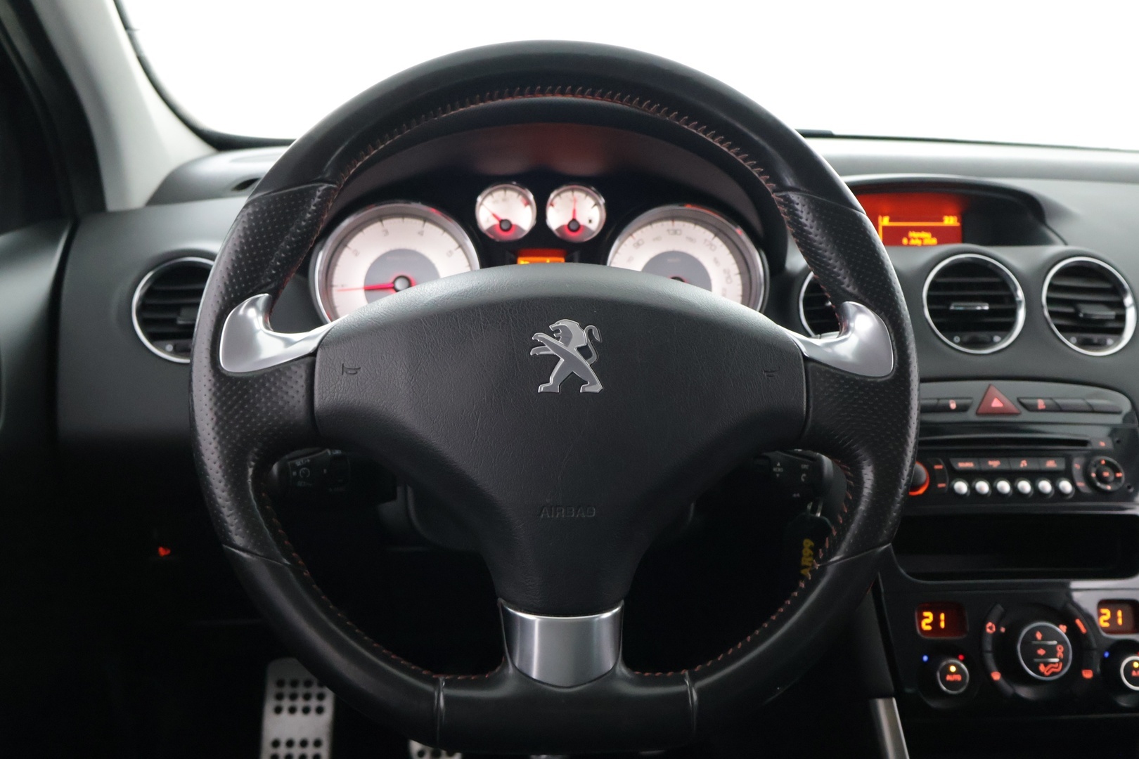 PEUGEOT 308 2013