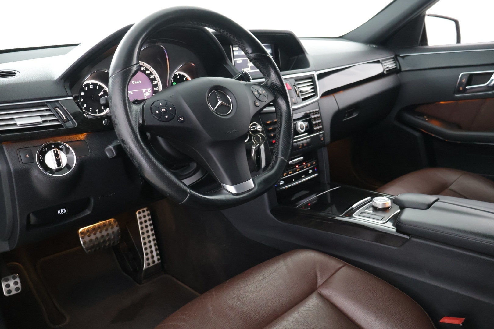 MERCEDES-BENZ E 2010
