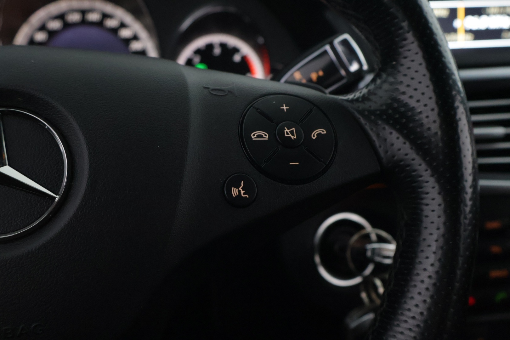MERCEDES-BENZ E 2010