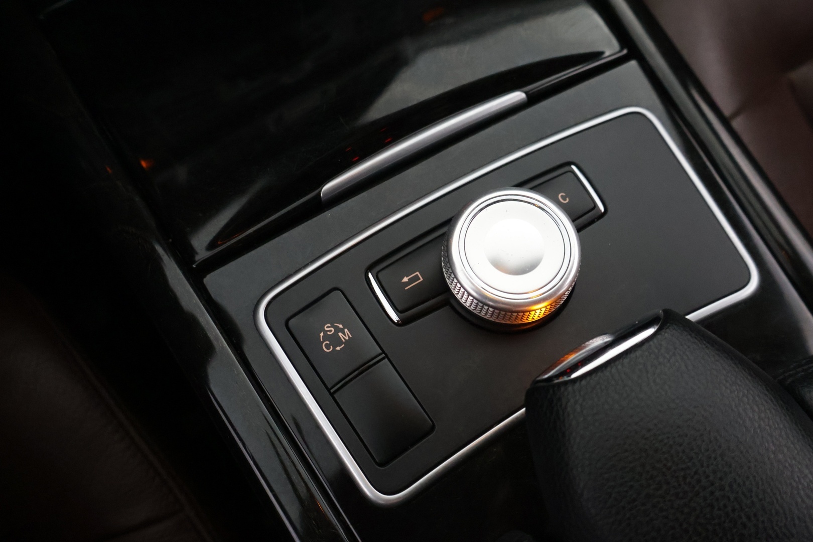 MERCEDES-BENZ E 2010