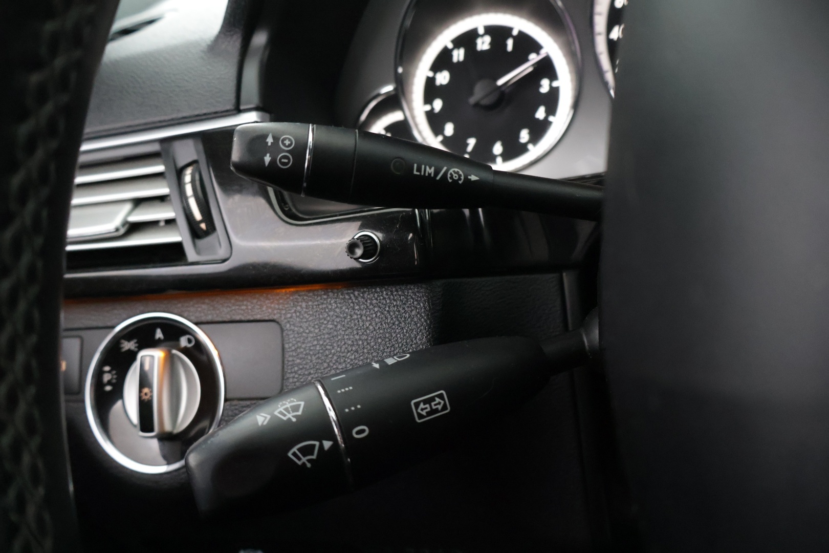 MERCEDES-BENZ E 2010