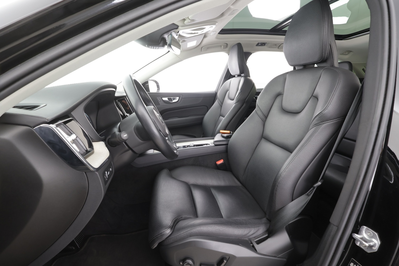 VOLVO XC60 2021