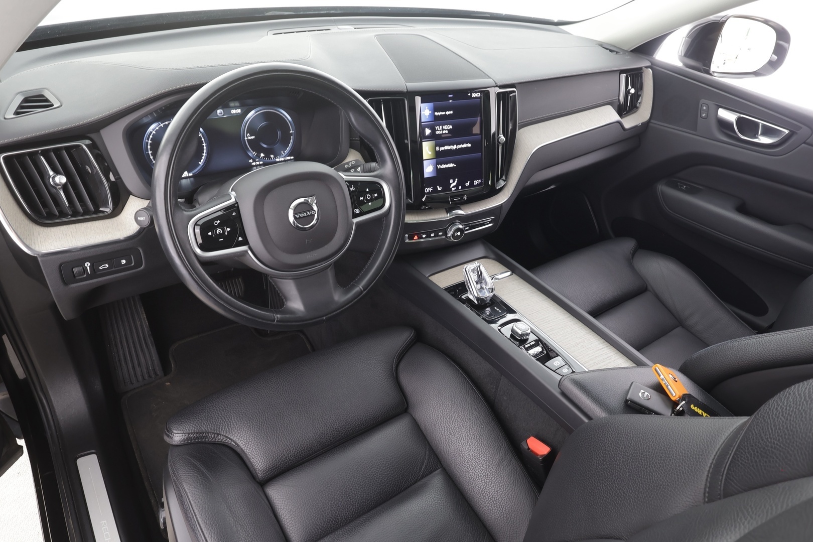 VOLVO XC60 2021