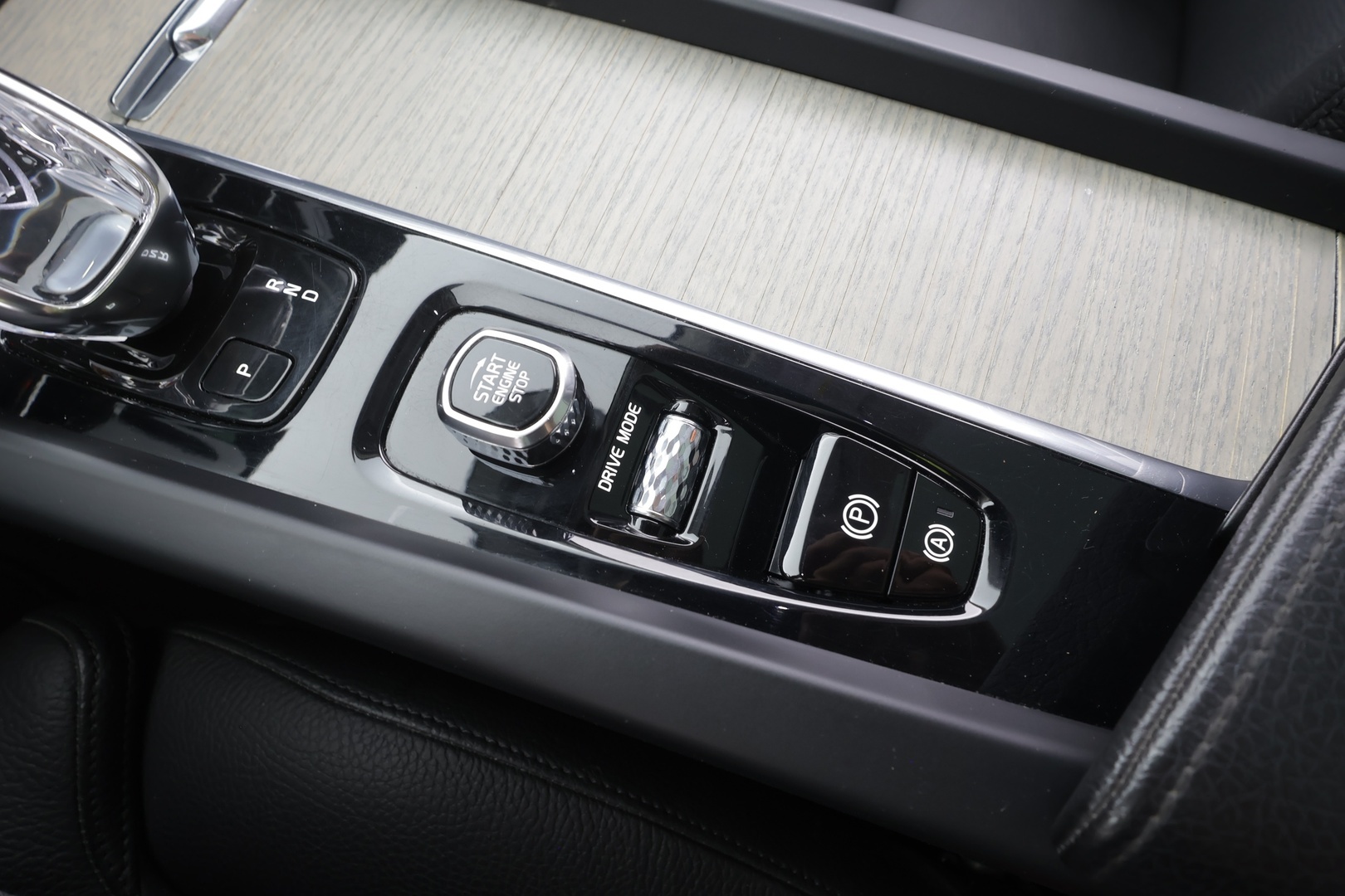 VOLVO XC60 2021