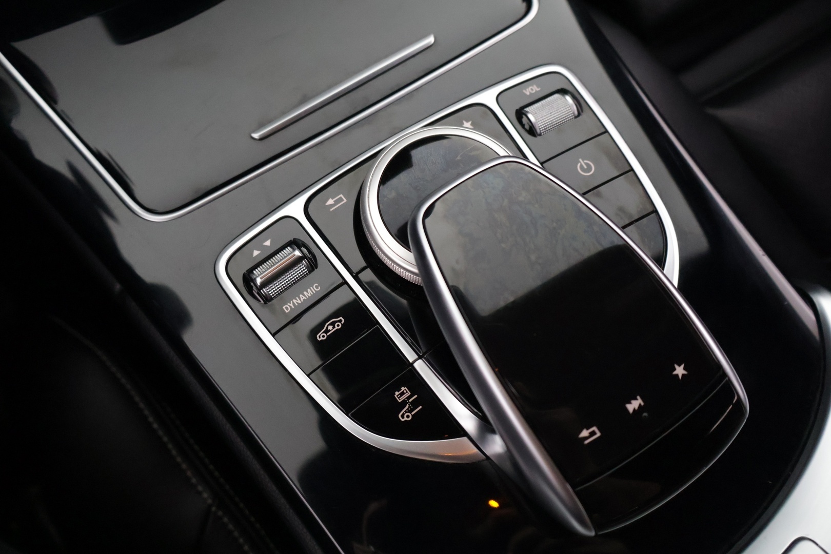 MERCEDES-BENZ C 2018