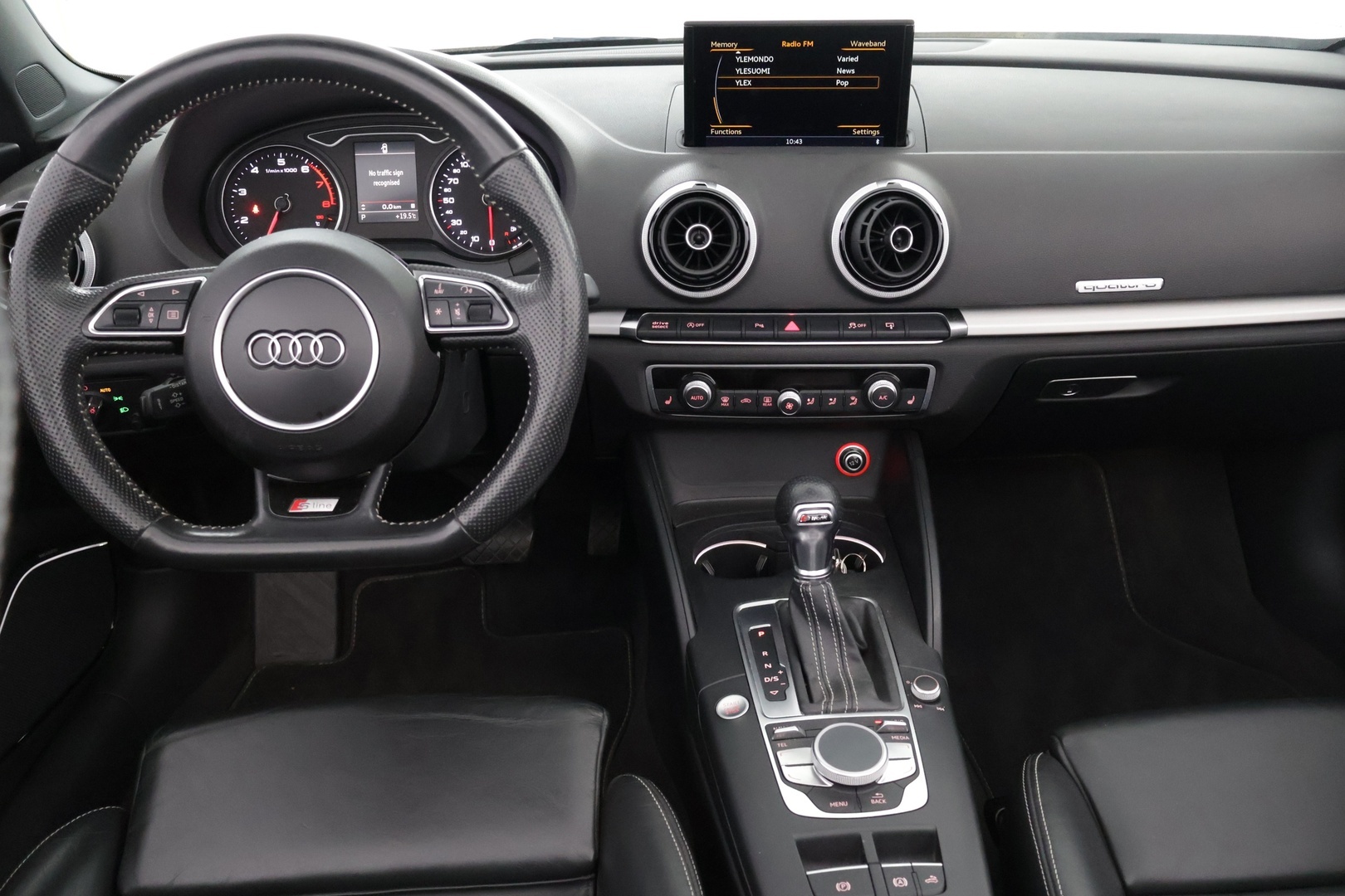 AUDI A3 2015