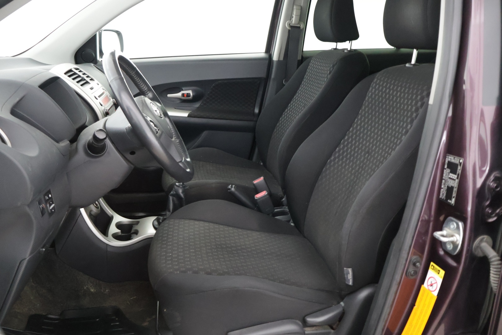 TOYOTA Urban Cruiser 2011