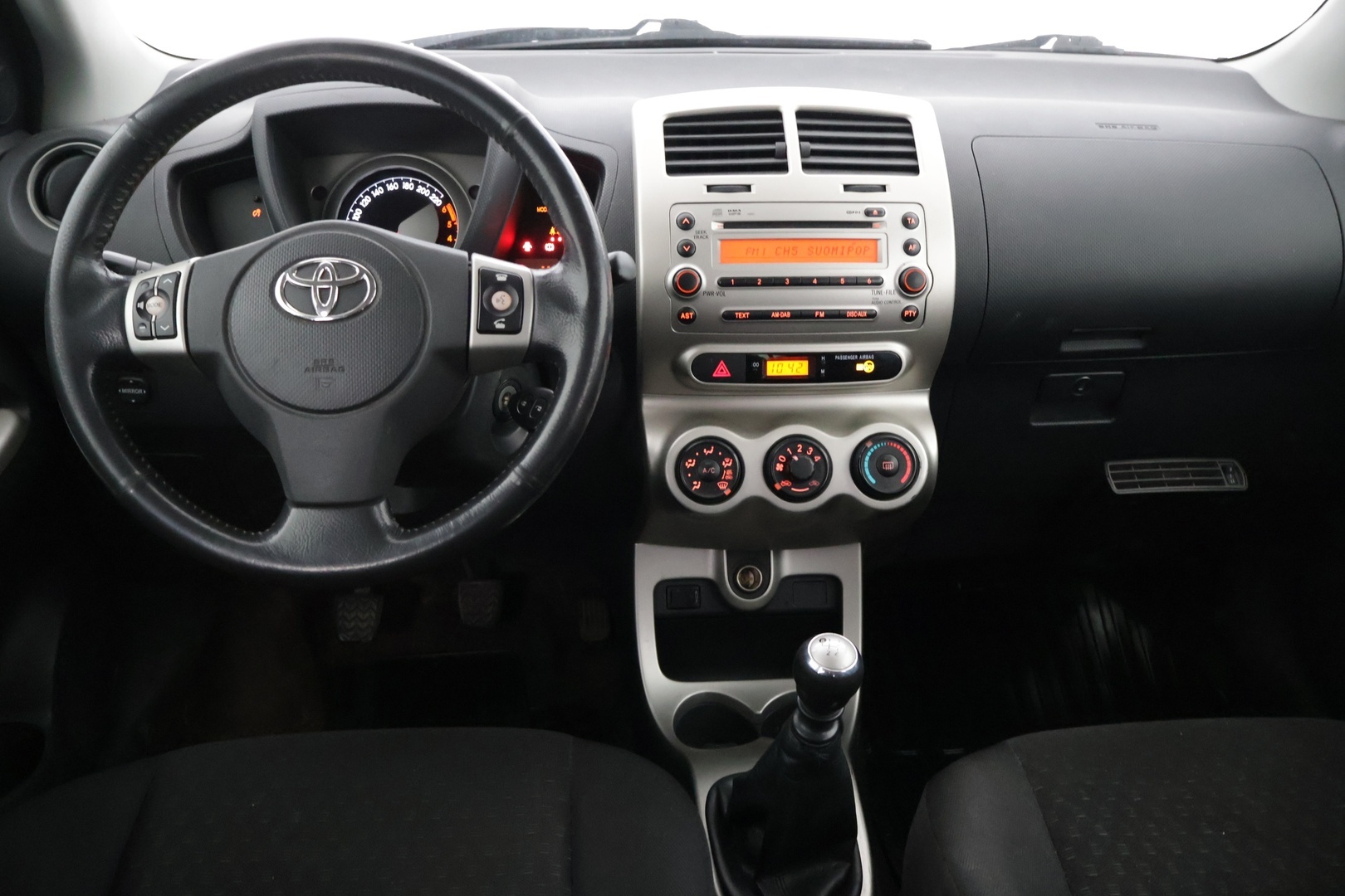 TOYOTA Urban Cruiser 2011