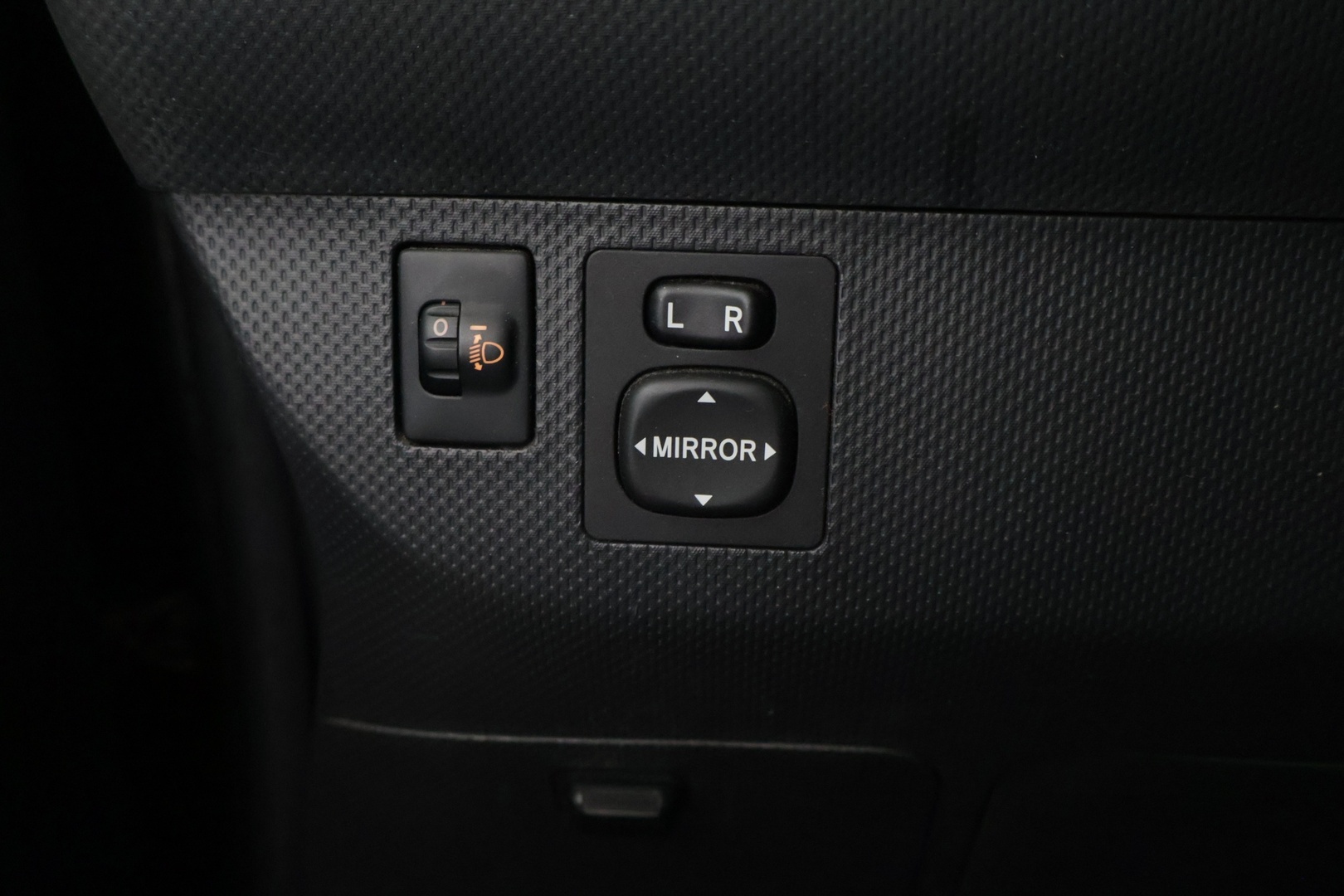 TOYOTA Urban Cruiser 2011