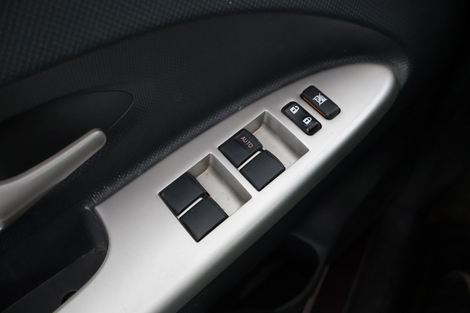 TOYOTA Urban Cruiser 2011