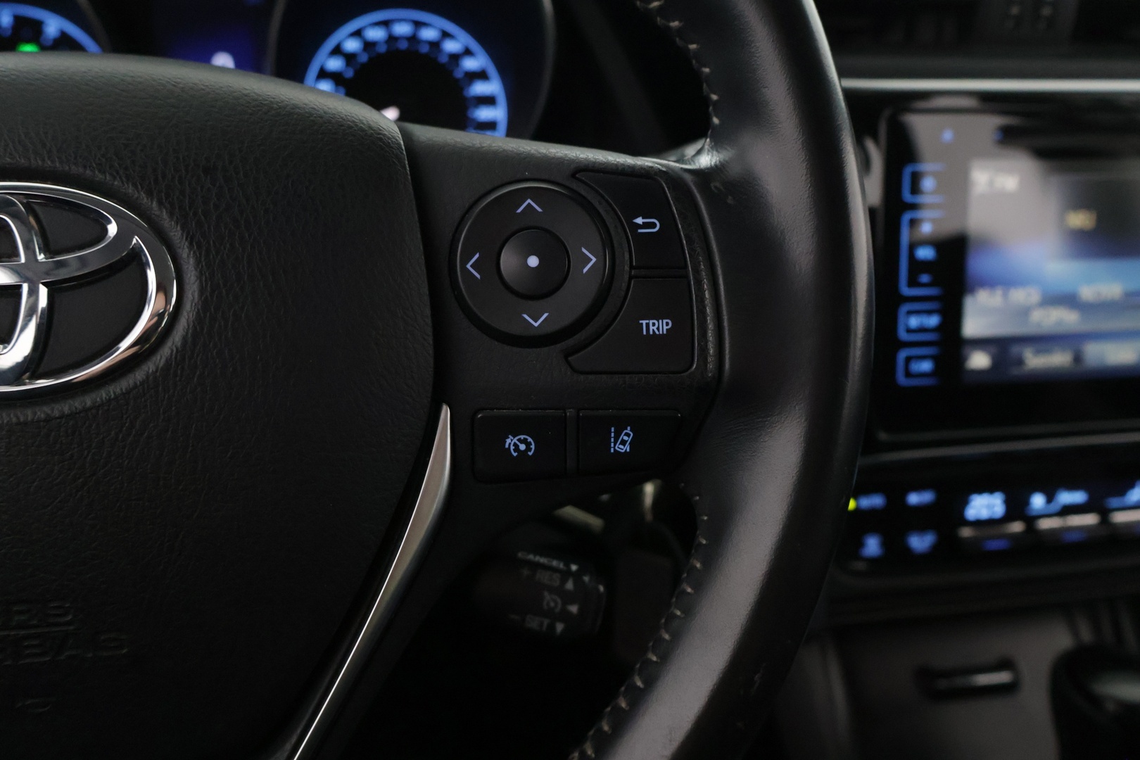TOYOTA Auris 2016