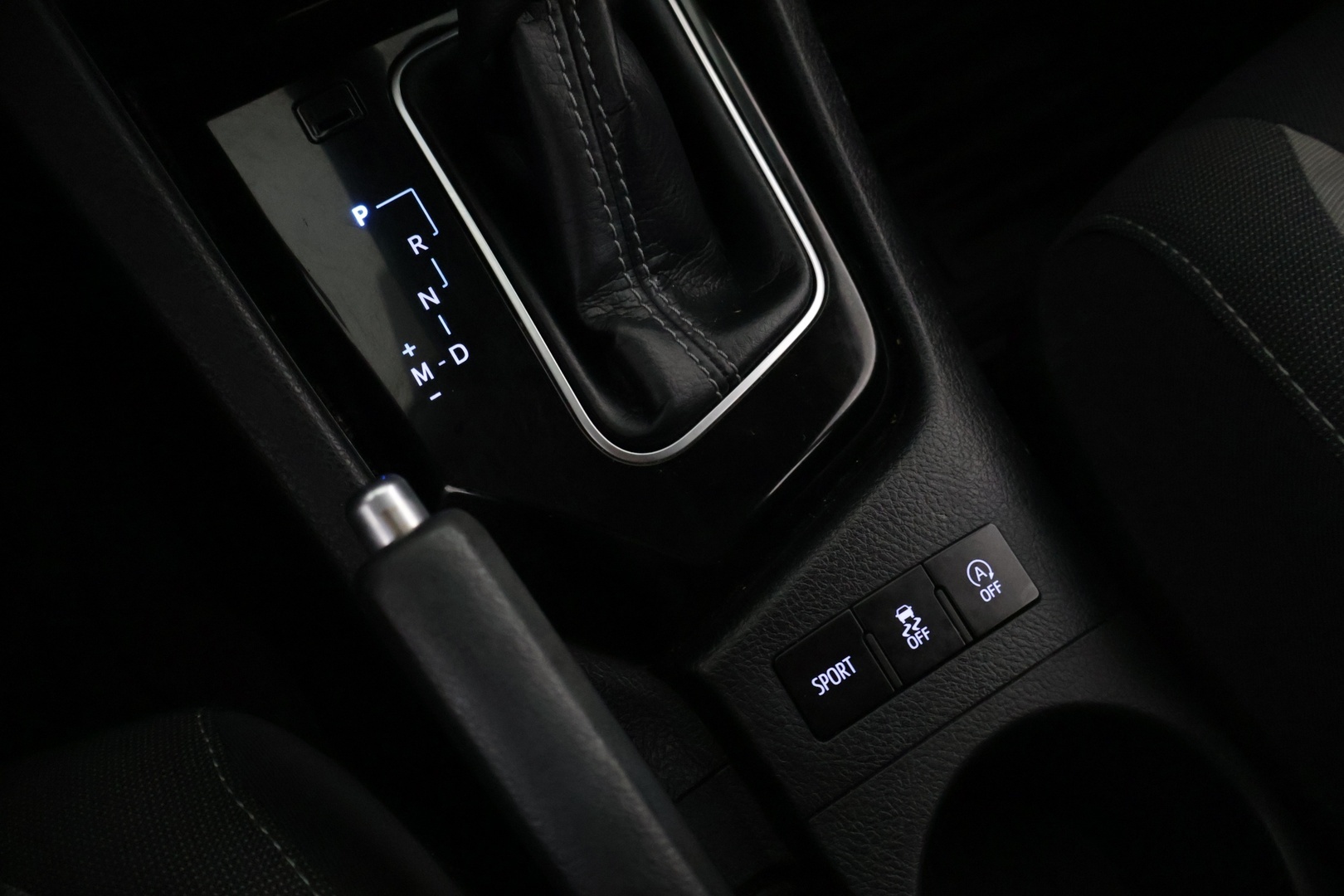 TOYOTA Auris 2016