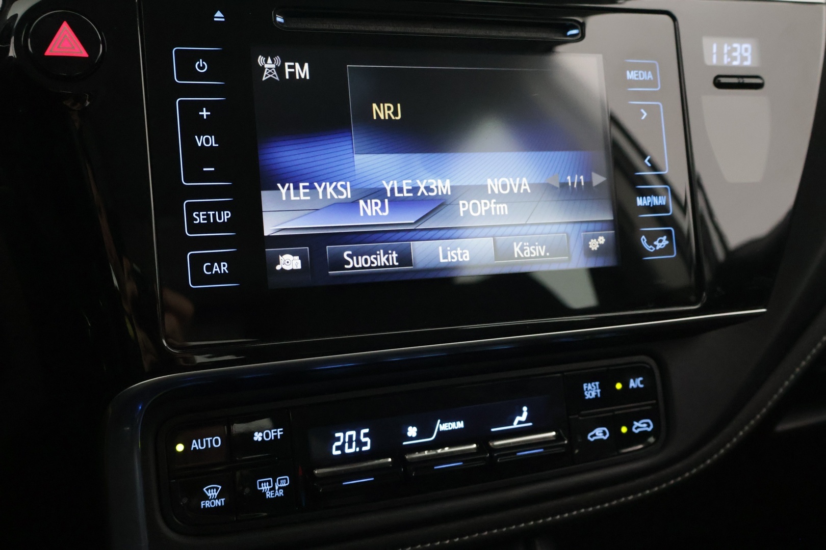 TOYOTA Auris 2016