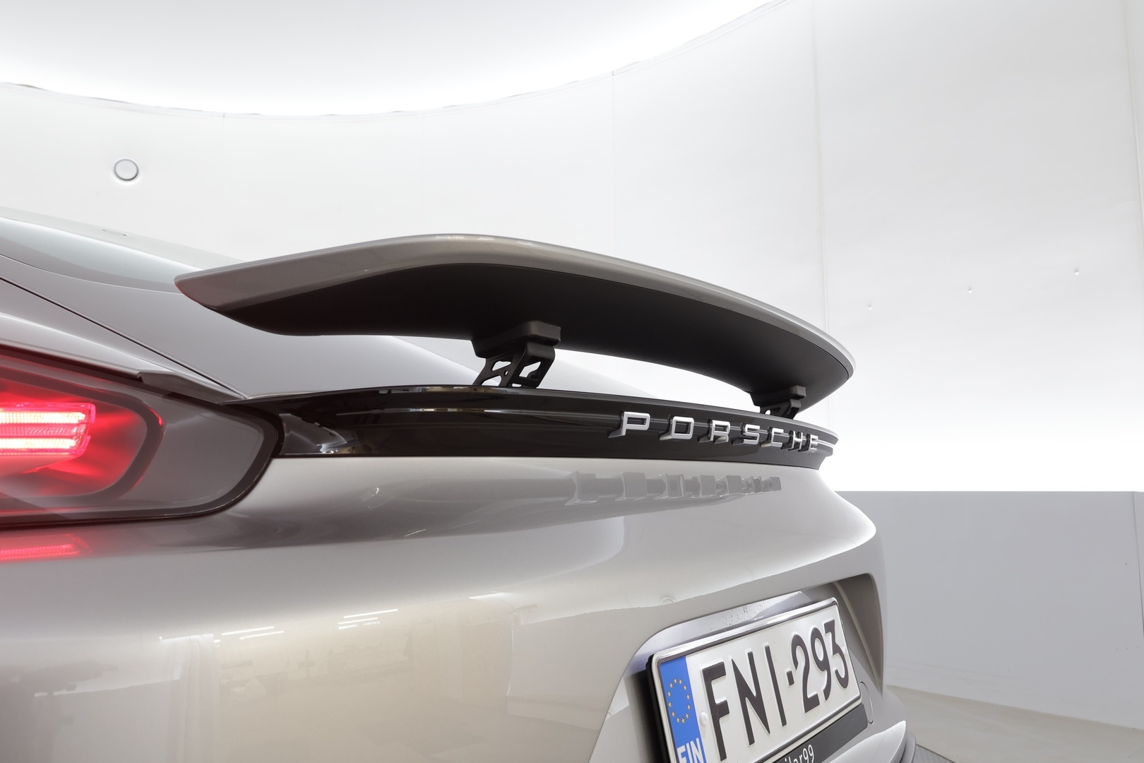 PORSCHE 718 2018