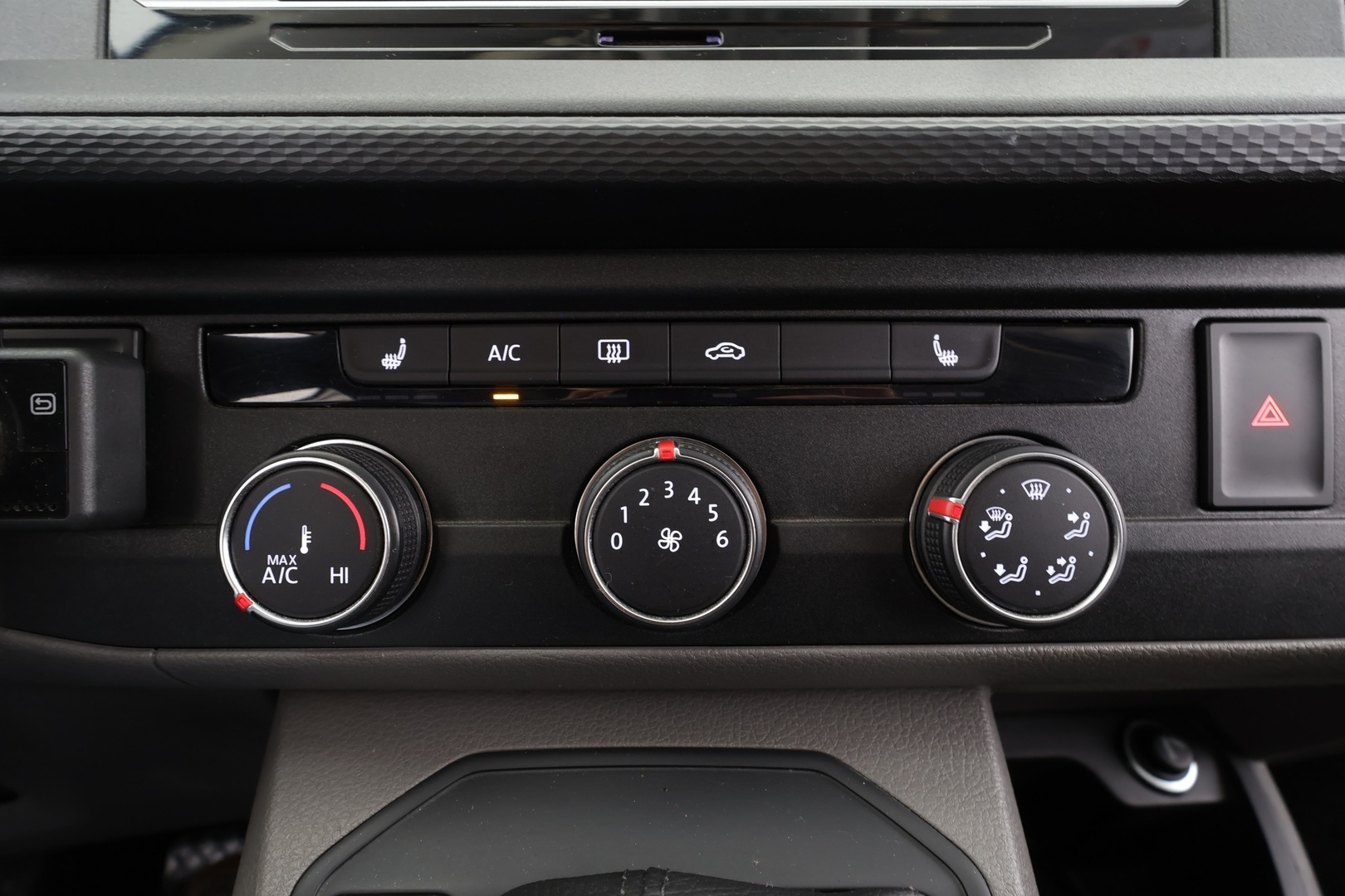 VOLKSWAGEN Transporter 2020