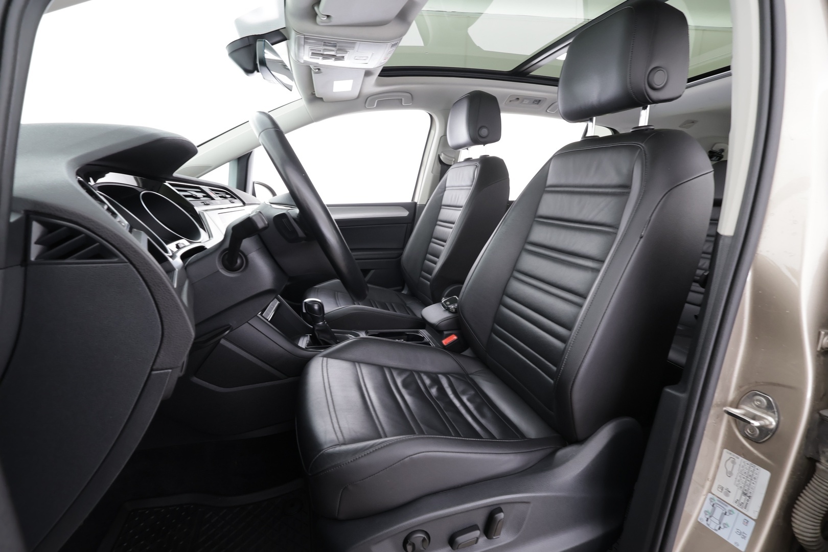 VOLKSWAGEN Touran 2019